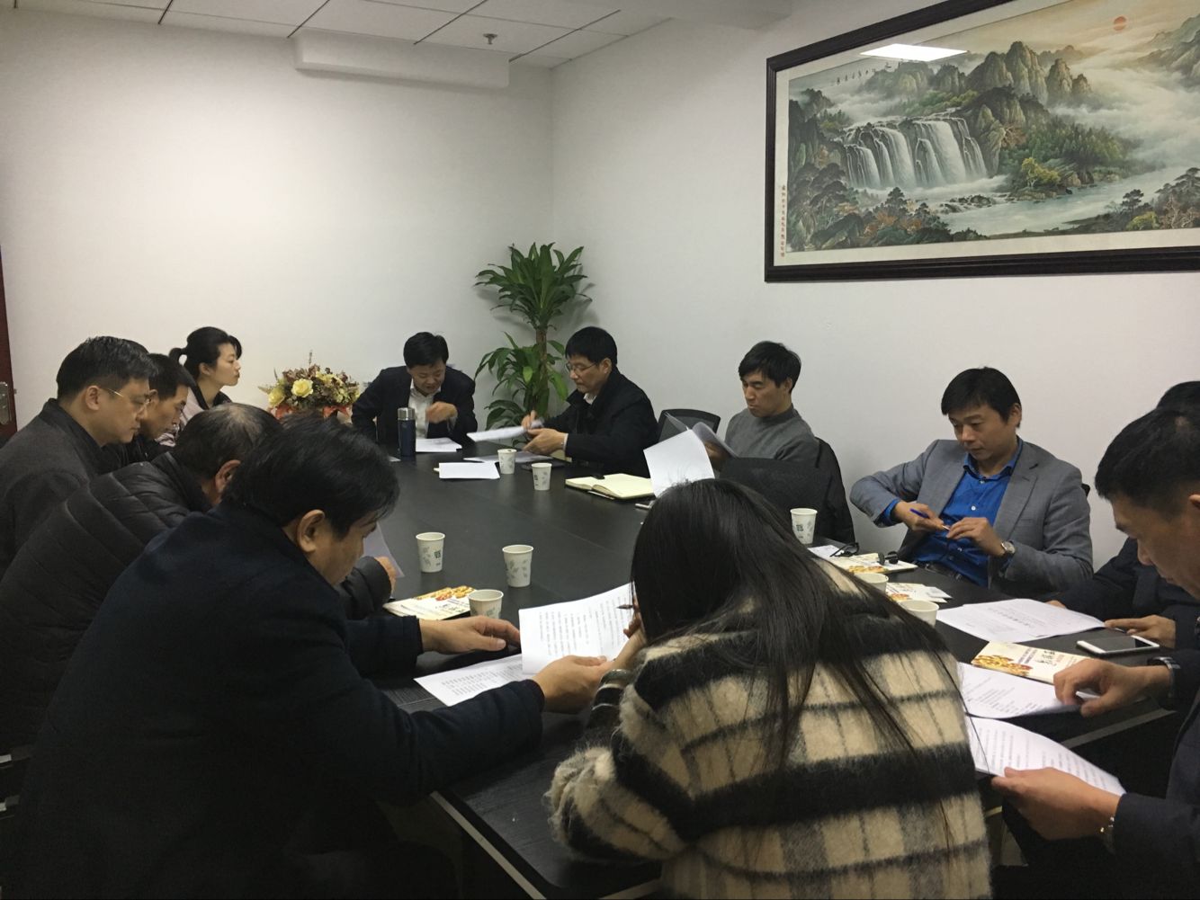 宁波市橡胶商会二届二次会长扩大会议顺利召开